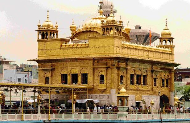 Amritsar Guided Full-Day Tour with Car and Lunch