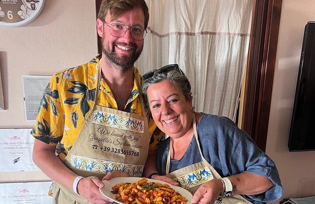 In Palermo we prepare our Sicilian dinner together