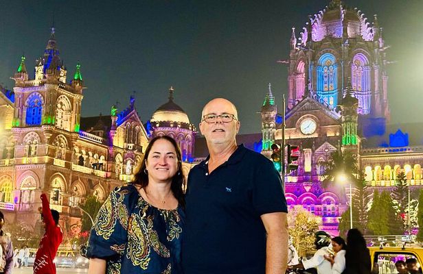 Twilight in Mumbai: Discover the City by Night with Food Options