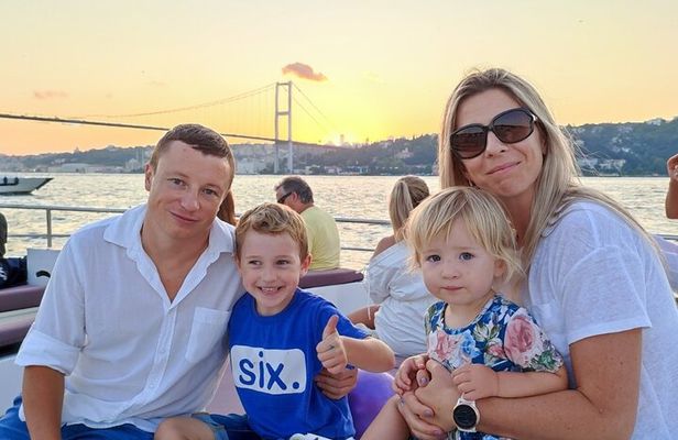 Guided Full-Day Bosphorus & Black Sea Cruise with Gourmet Lunch