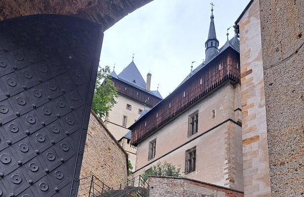 Private Tour of Karlštejn Castle with Admission Ticket Included