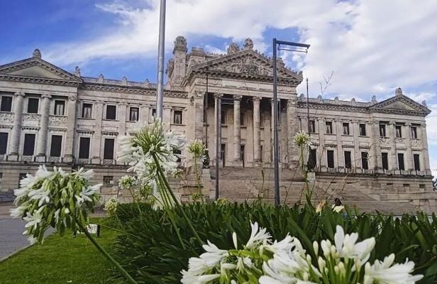 Private Tour in Montevideo with a Local – Urban Heart Tours
