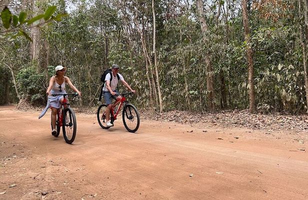 Private Angkor Wat Biking Tour at Sunrise