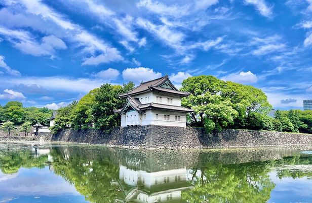 Tokyo, East Garden of the Imperial Palace w/ History Guide