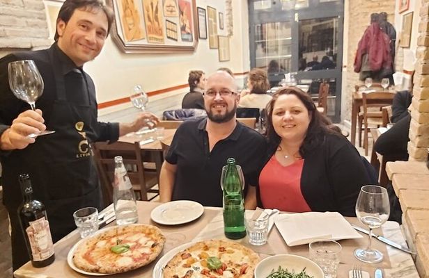 Rome: Pizza & Tiramisu Class with Free Flowing Fine Wine