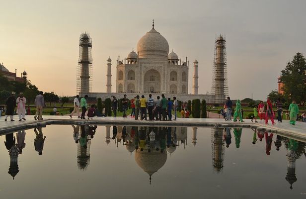 Taj Mahal Private Day Tour From Delhi with Transportation