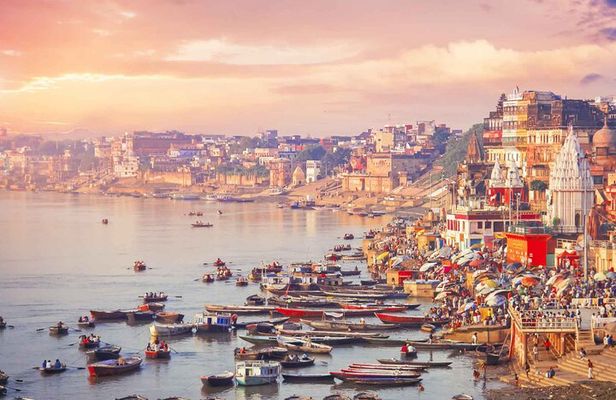 5-Day Train and Car tour of Varanasi & Agra from Delhi