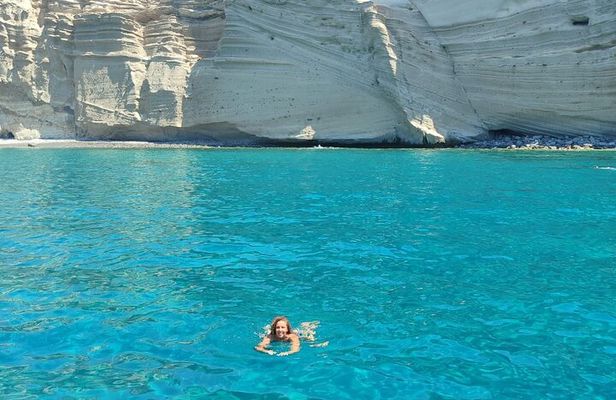 Private full day cruise to Antiparos with Paros Sail