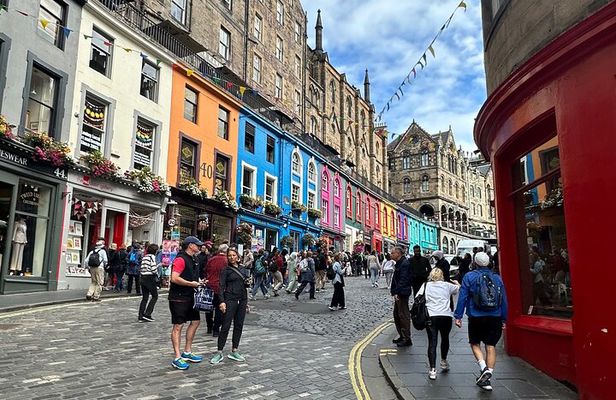 Private Edinburgh City 3 Hour Tour in a Premier Classic LEVC TXE