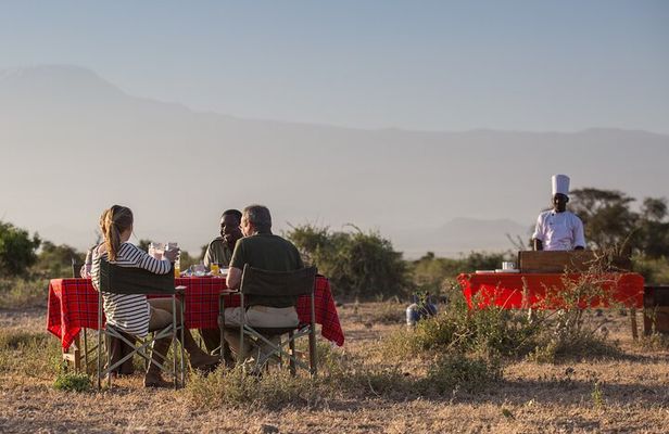 5 Days Amboseli Tour in Lake Naivasha and Masai Mara Safari