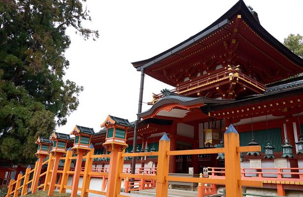 Nara: 1.5 Hour Private Kasuga Taisha Shrine Tour - World Heritage