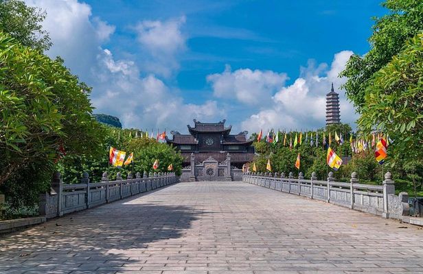 Ninh Binh: Discover Bai Dinh Pagoda, Mua Cave, Trang An Boat Trip