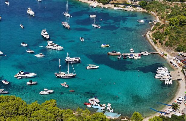 Private Speedboat Tour from Split to Hvar & Pakleni Islands