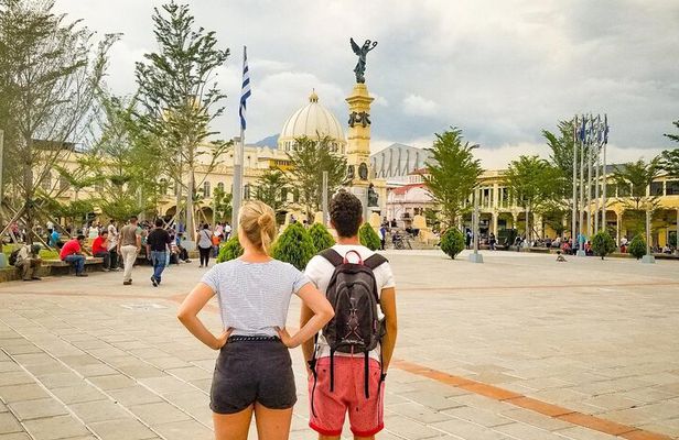 San Salvador Highlights half-Day: Boquerón+Rainbow Slide+downtown