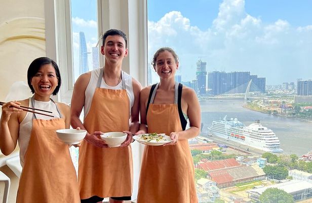 Top-rated Home Cooking Class with a River View AC Kitchen