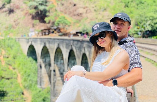 Ella Private Day Tour with Train Ride and Visit to Nine Arch