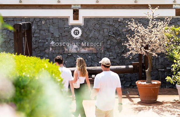 Seafood Lunch & Wine Tasting with Scenic Golf Cart Tour