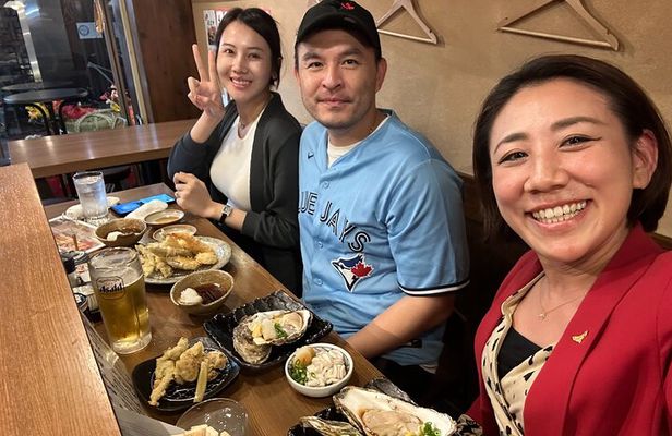 3 Hours Local food Hopping tour with locals in Namba