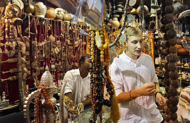 Discover Muscat: Full-Day City Tour with Lunch