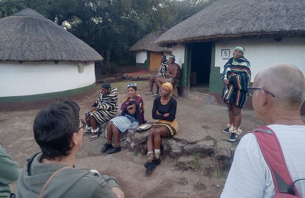 Lesedi Cultural Village 