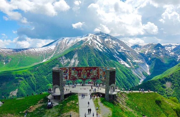 Private Kazbegi and Gudauri Mountain Tour