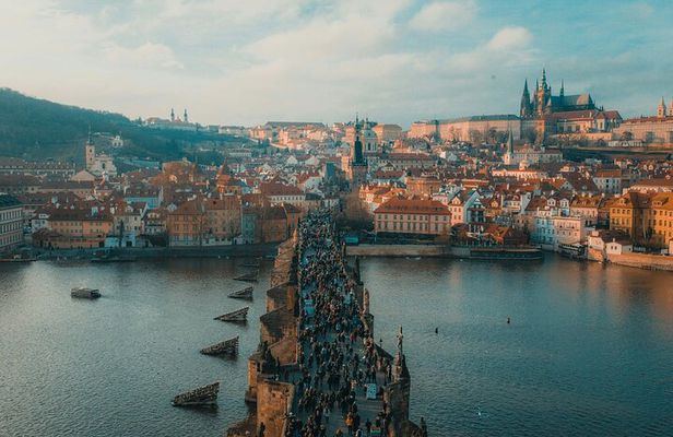 Discover Prague – 4 Hours Tour Driving