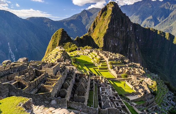 Explore Machu Picchu in a Full Day