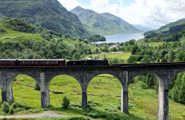 Glenfinnan, Glencoe and Scottish Highlands Day Tour