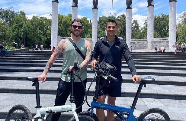 Private Ebike Tour in Chapultepec Forest in CDMX