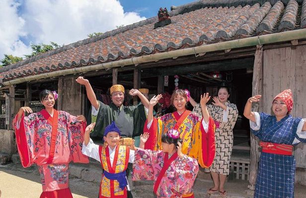 Okinawa Sightseeing Bus Tour