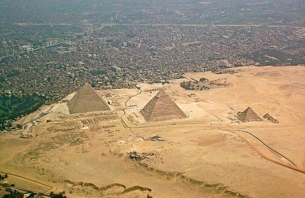 Guiding Half Day To Giza Pyramids with Hotel pickup