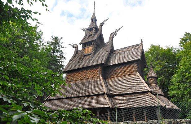 Guided Car Tour Old Bergen Museum and Fantoft, Stavechurch