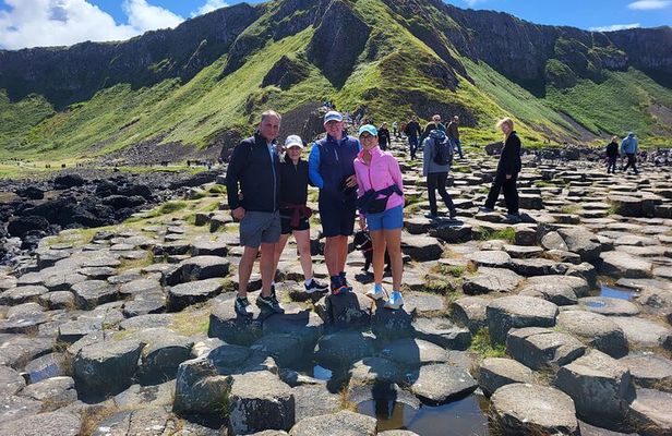 Belfast & Giants Causeway Luxury Mercedes Private Tour for 6 pax