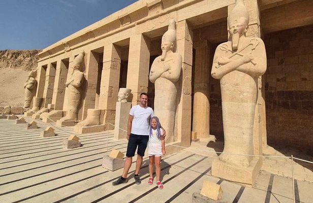 From Hurghada to Luxor highlights Valley of Kings by Bus