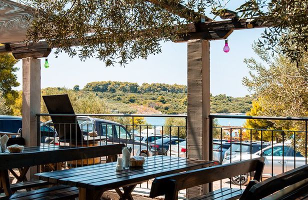 Split: Blue Lagoon, 3 Island Boat Tour & Mediterranean Lunch