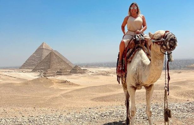Semiprivate Cairo Pyramids & Museum with Lunch Small Group