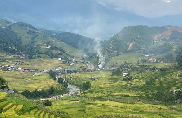 Visit Villages in Sapa and Hot Spring with easy riders full day