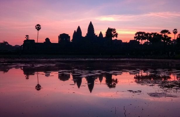 (Free eSim) Classic Angkor Wat Sunrise Full Day Private Tour