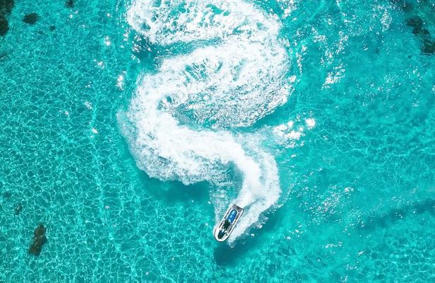 Half Moon Bay Jet Ski Tour & Snorkeling the La Famille Shipwreck
