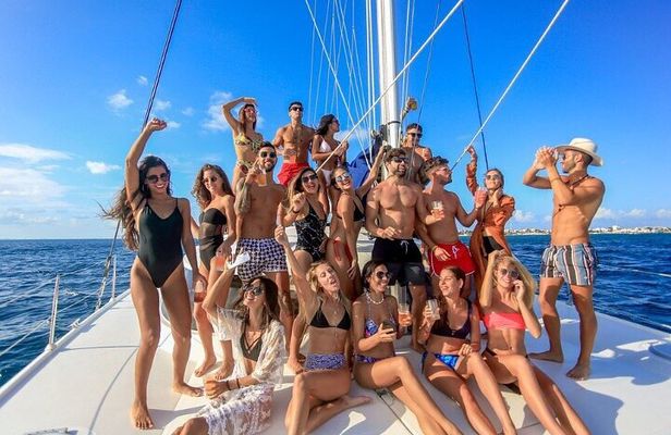 Catamaran with Snorkeling and Playa Norte Beach, Isla Mujeres