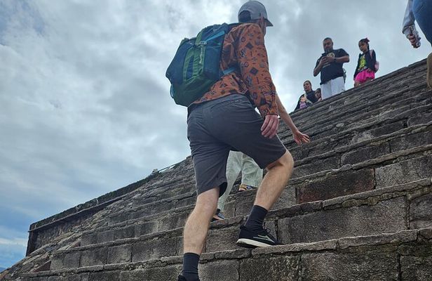 Tour to Teotihuacan with Pickup from Parque Mexico