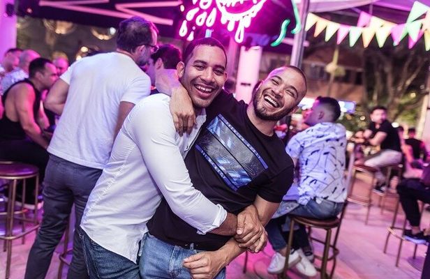 Night Out Gay Bar Crawl in Medellin