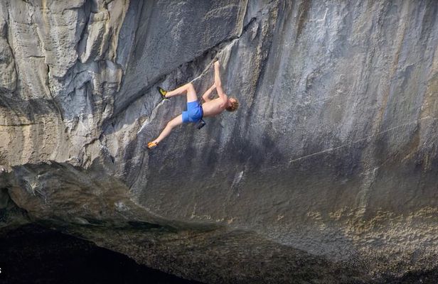 A half day deep water soloing in Lan Ha Bay - Cat Ba.