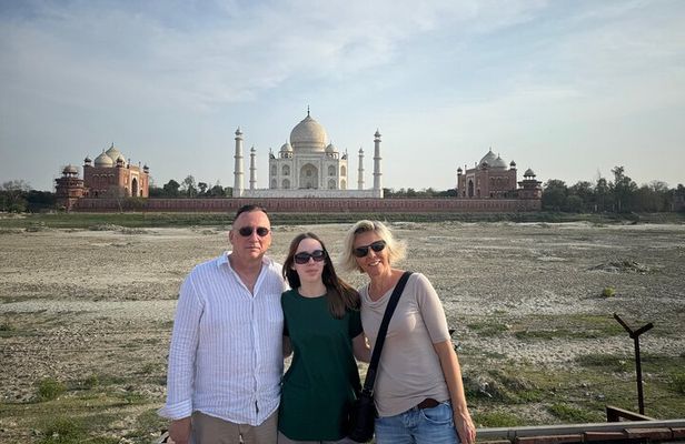 All Inclusive Taj Mahal, Agra Fort and Baby Taj Tour From Delhi