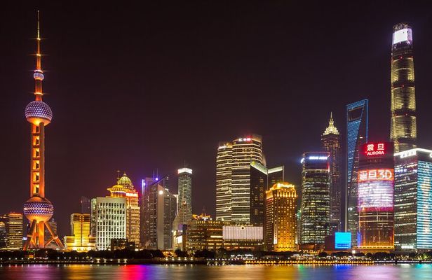 Zhujiajiao & Shanghai: Private Day Tour Water Town to Skyline