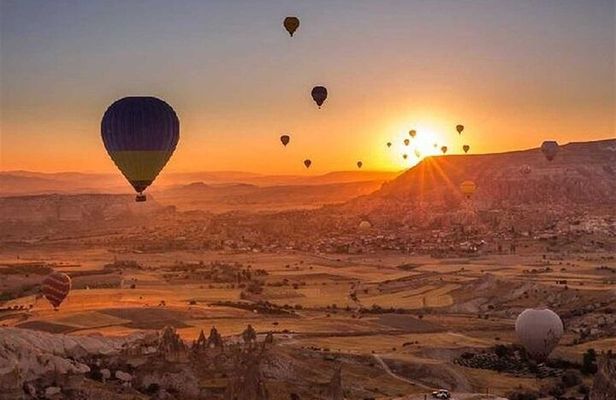 Sunrise Hot Air Balloon Ride in Luxor