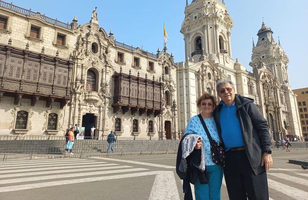 Lima City Tour including Catacombs & Central Market 