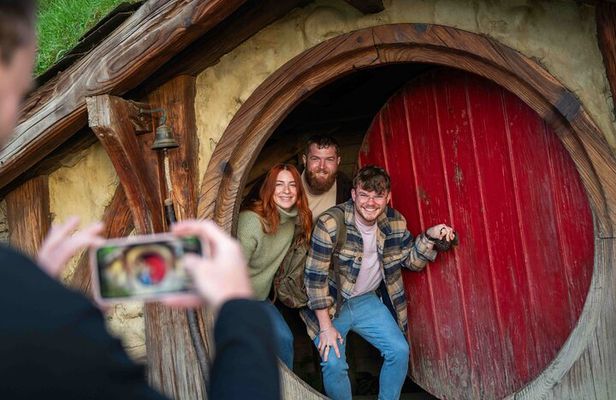 Hobbiton Movie Set Small Group Day Tour from Auckland