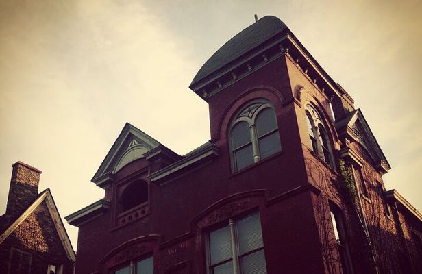 2-hr Day or Night PRIVATE Haunted Old Louisville Walk (1-15 pp)