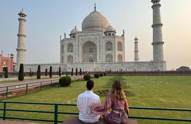 All Inclusive Private Taj Mahal & Agra Tour from Delhi by Car